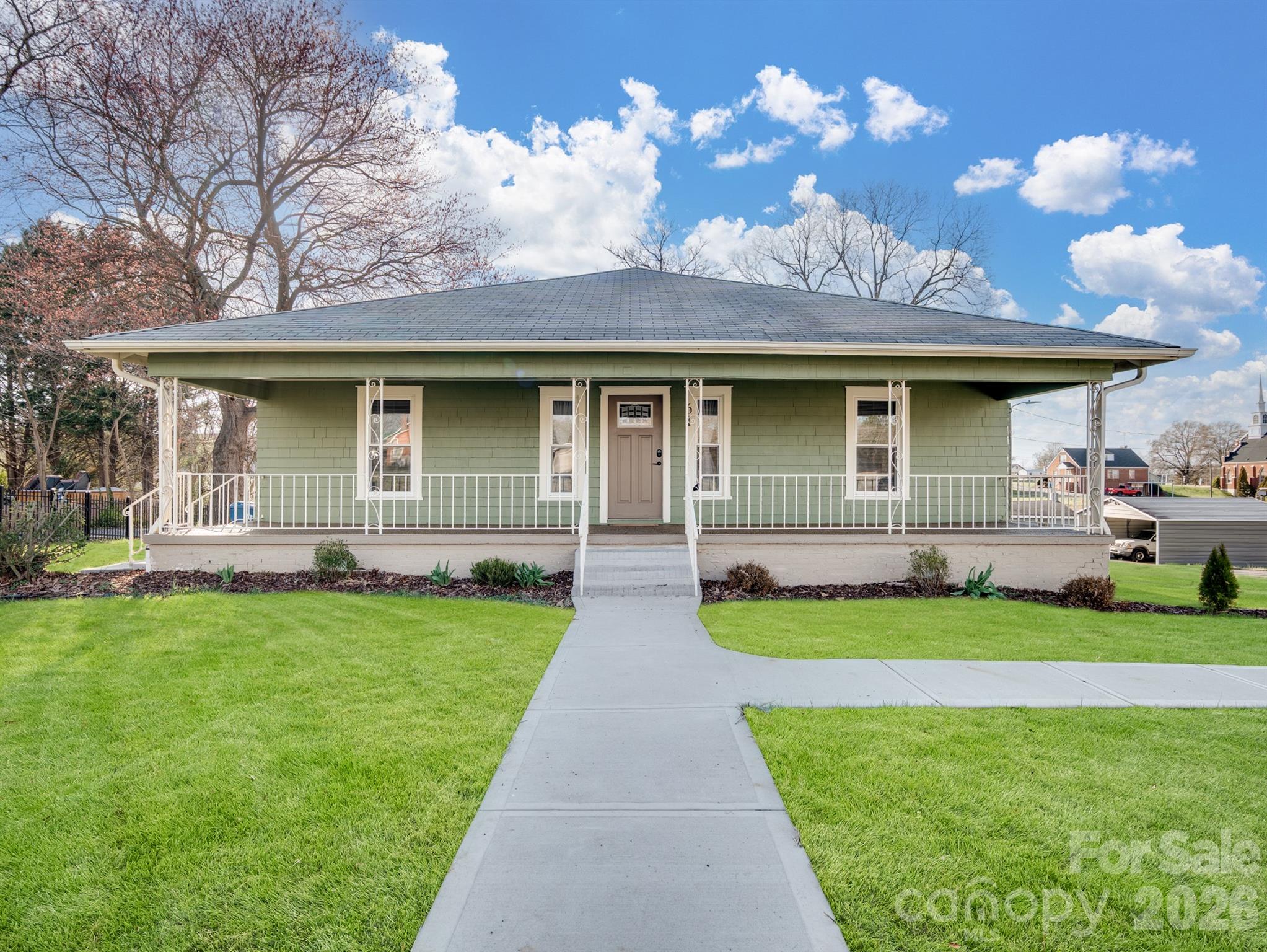 61 27th Street NW, Hickory, NC. property listing photo