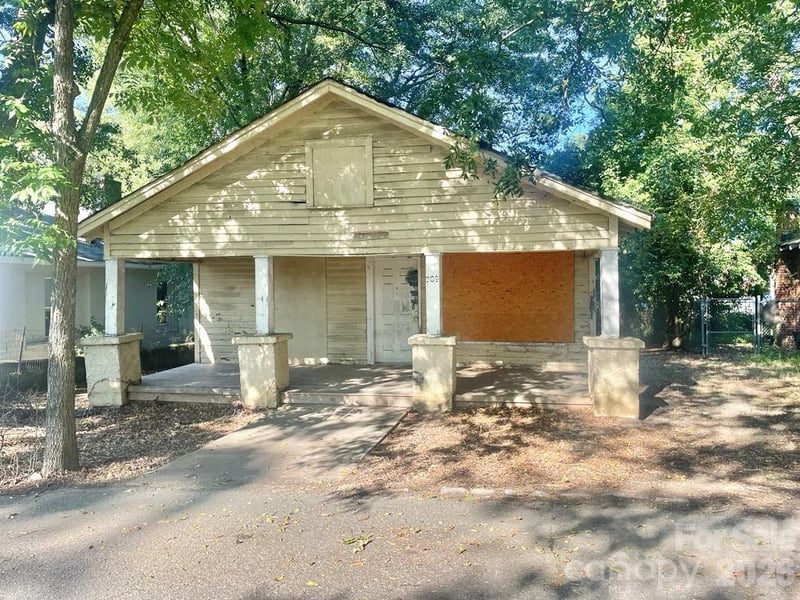 709 Douglas Street, Shelby, NC - 3 beds, 1 bath, 884 sqft - $49,900