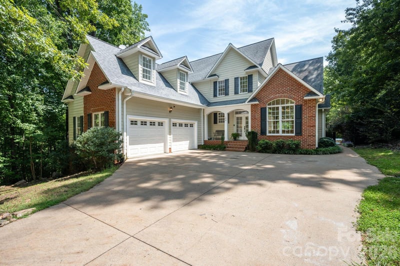 196 E Colonel Hampton Court, Rutherfordton, NC - 3 beds, 3.5 baths, 4,071 sqft - $620,000