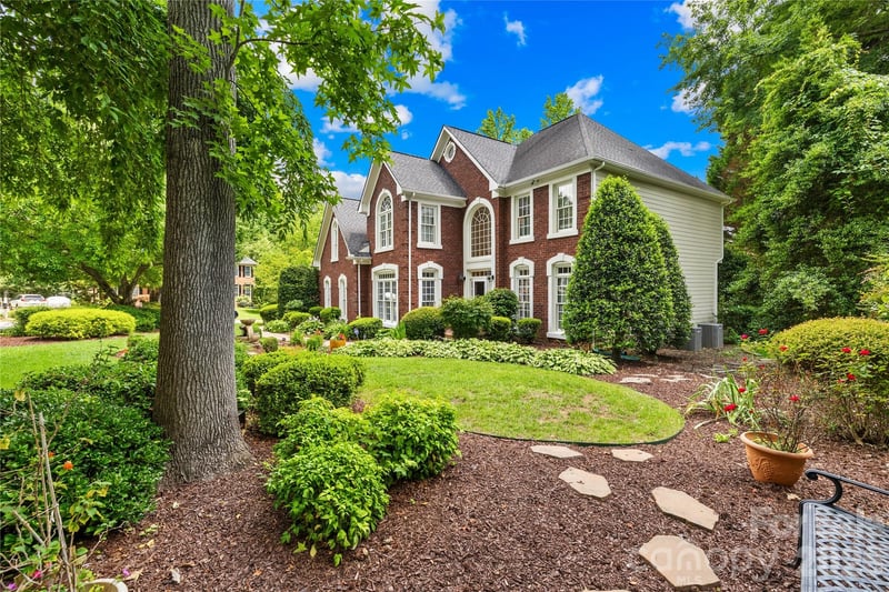 9514 Hayenridge Court, Huntersville, NC - 4 beds, 2.5 baths, 3,205 sqft - $830,000