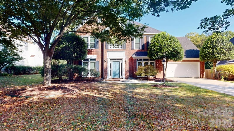1606 Thornblade Ridge Drive, Matthews, NC - 4 beds, 2.5 baths, 2,762 sqft - $535,000