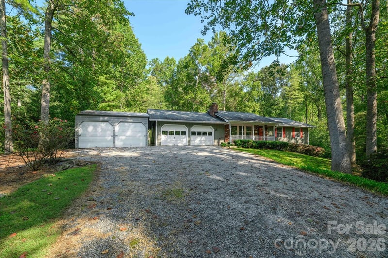 106 Turner Lane, Hendersonville, NC - 3 beds, 2.5 baths, 1,587 sqft - $437,500