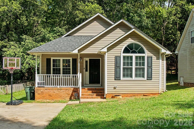 1560 Cambridge Heights Place NW, Concord, NC - 3 beds, 2 baths, 1,197 sqft - $265,000