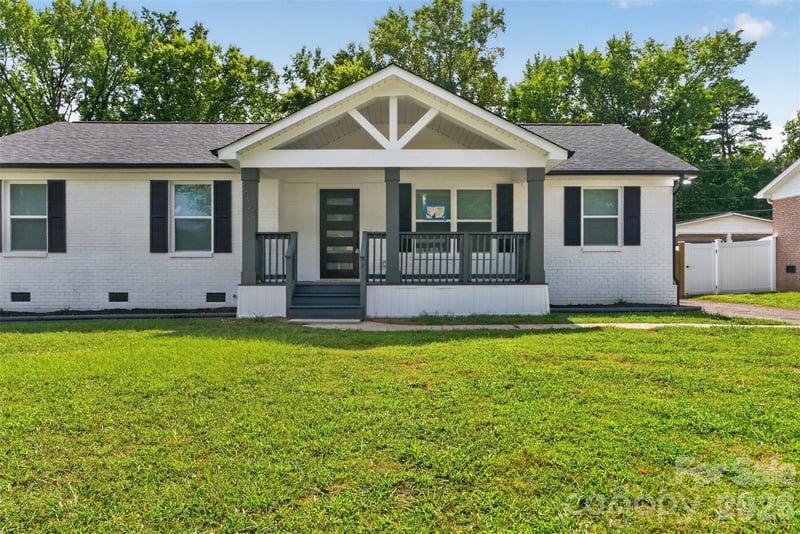 3001 Dalecrest Drive, Charlotte, NC - 4 beds, 2 baths, 1,450 sqft - $380,000