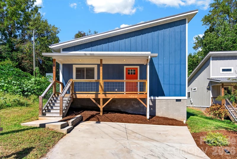 211 Hanover Street, Asheville, NC - 2 beds, 1 bath, 805 sqft - $299,000