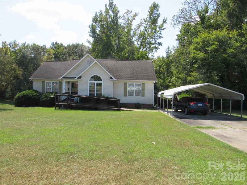 2514 Oxford Circle, Lancaster, SC - 3 beds, 2 baths, 1,253 sqft - $259,900