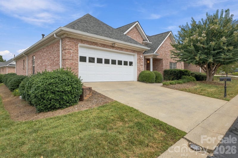 3131 9th Street Drive NE Apt 26, Hickory, NC - 3 beds, 2 baths, 1,836 sqft - $320,000