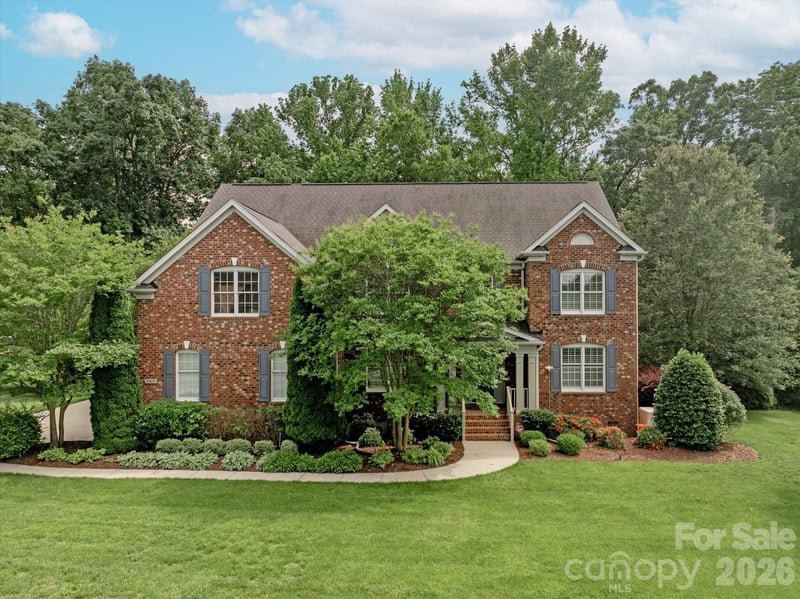409 Running Horse Lane, Waxhaw, NC - 5 beds, 3.5 baths, 5,286 sqft - $1,400,000