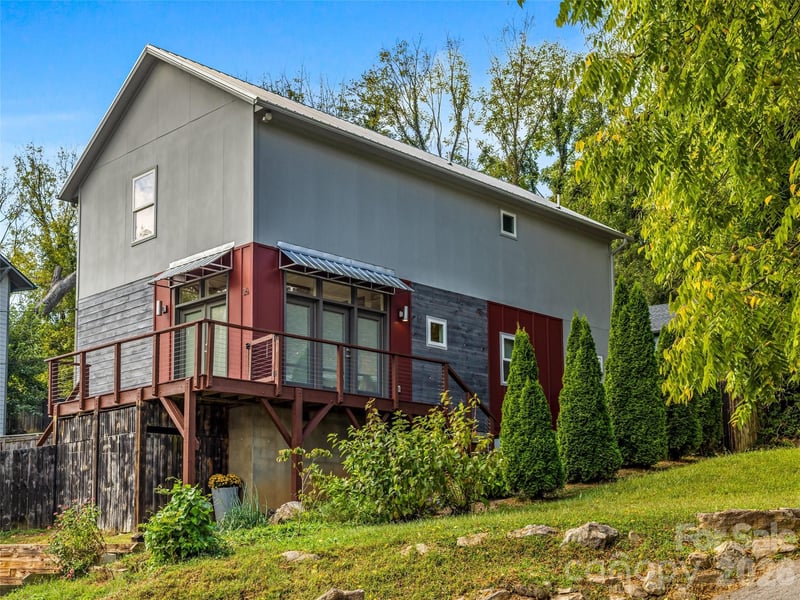 26 Blalock Avenue, Asheville, NC - 4 beds, 2.5 baths, 1,521 sqft - $475,000