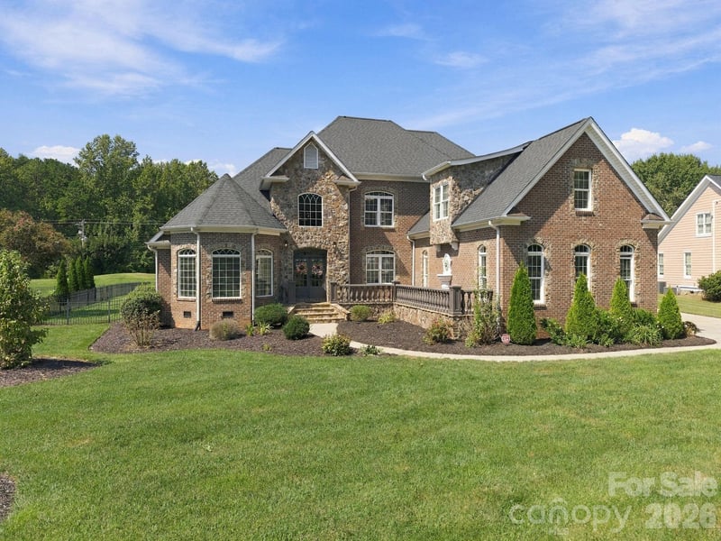 6671 Fox Ridge Circle Apt 42, Davidson, NC - 3 beds, 3.5 baths, 3,485 sqft - $949,900