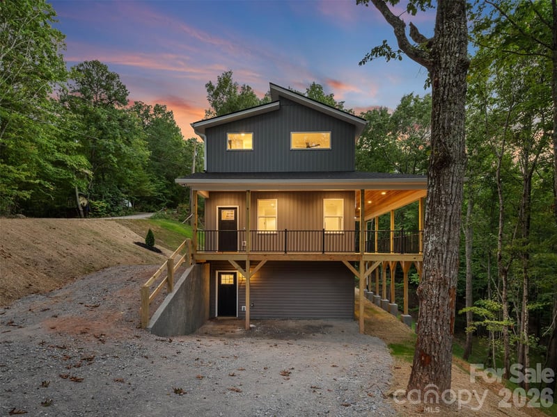 160 Blossom Ridge, Leicester, NC - 3 beds, 3.5 baths, 2,313 sqft - $629,000