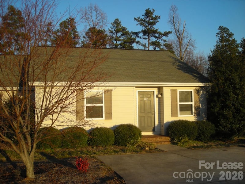 197 Isle of Pines Road, Mooresville, NC - 2 beds, 2 baths, 924 sqft - $1,395/mo