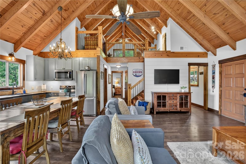 196 Fern Loop, Lake Lure, NC - 4 beds, 3 baths, 2,430 sqft - $679,900