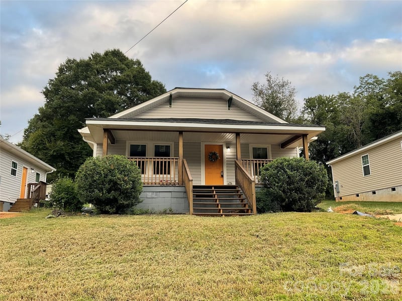 1107 8th Street, Statesville, NC - 3 beds, 1 bath, 1,064 sqft - $225,000