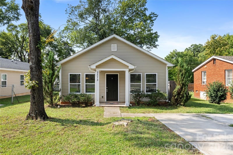 2573 Hemphill Street, Charlotte, NC - 3 beds, 2 baths, 1,118 sqft - $317,500