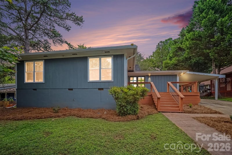 1162 Molokai Drive, Tega Cay, SC - 3 beds, 2 baths, 1,709 sqft - $365,000