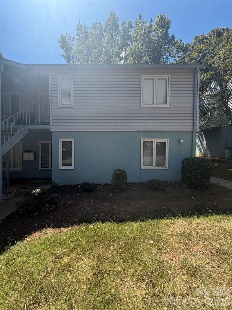 1914 Meadowlark Lane, Charlotte, NC - 1 bed, 1 bath, 712 sqft - $115,000