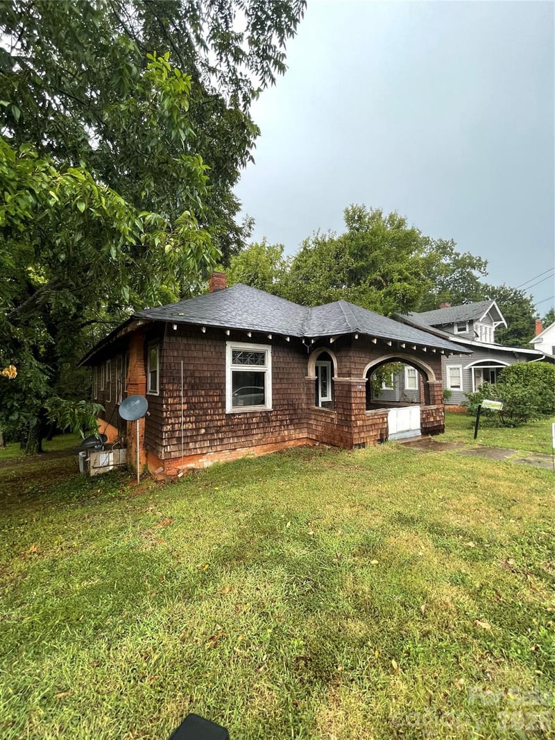 530 Council Street, Salisbury, NC - 3 beds, 1.5 baths, 1,398 sqft - $155,000