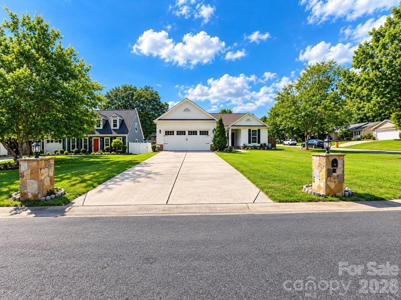11619 Bowsby Court, Charlotte, NC - 3 beds, 2 baths, 1,320 sqft - $334,900