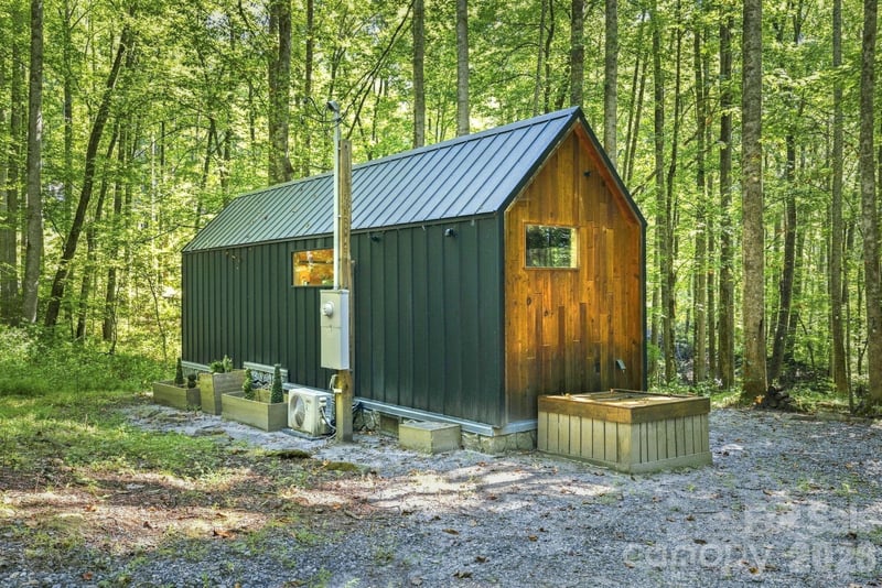 145 Kingfisher Lane, Sylva, NC - 1 bed, 1 bath, 282 sqft - $199,000