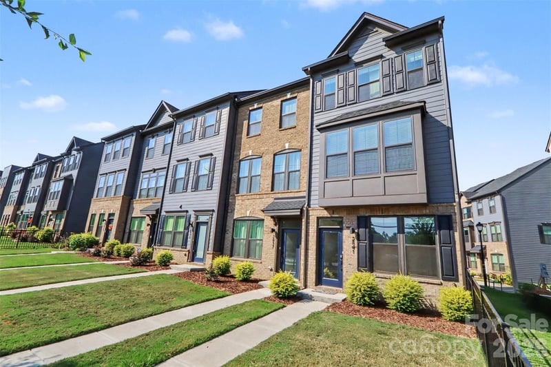 2841 Statesville Avenue, Charlotte, NC - 3 beds, 3.5 baths, 1,621 sqft - $414,900