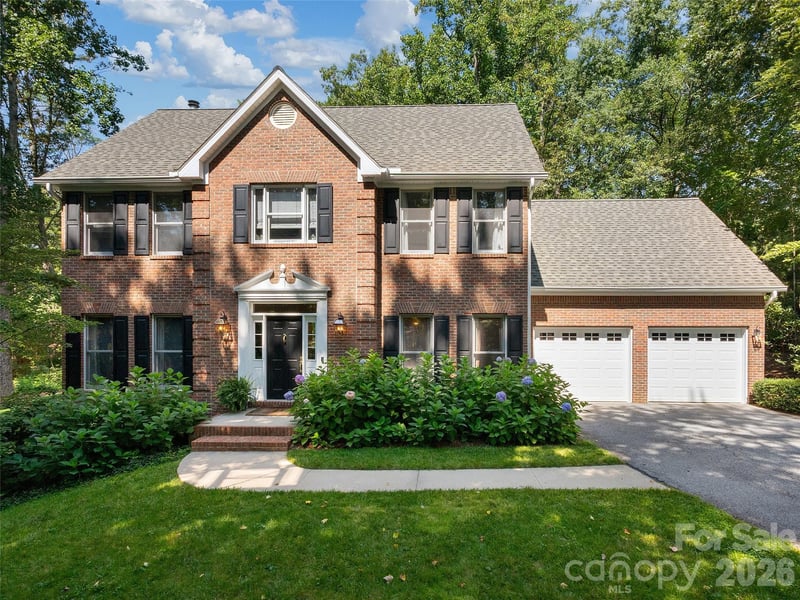 306 Red Fox Circle, Asheville, NC - 4 beds, 3.5 baths, 3,548 sqft - $1,350,000