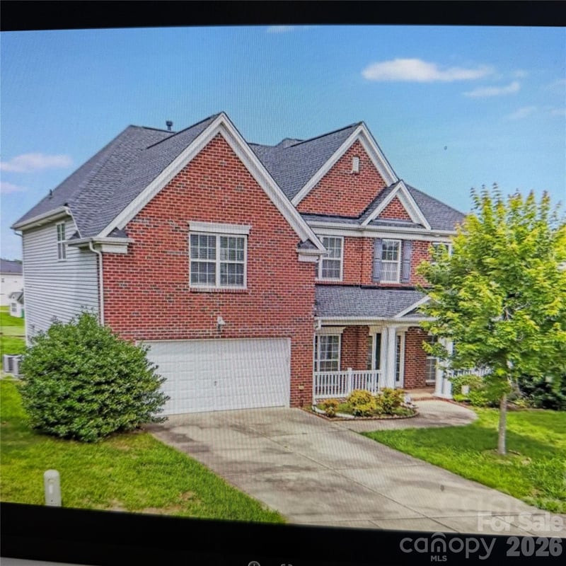6227 Castlecove Road, Charlotte, NC - 5 beds, 3 baths, 2,879 sqft - $575,000