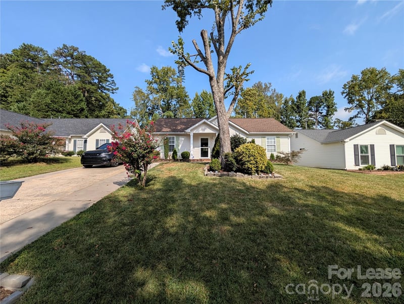 3017 Lynworth Place, Charlotte, NC - 3 beds, 2 baths, 1,092 sqft - $2,100