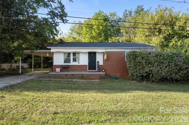 2217 Story Street, Lincolnton, NC - 2 beds, 1 bath, 881 sqft - $159,900