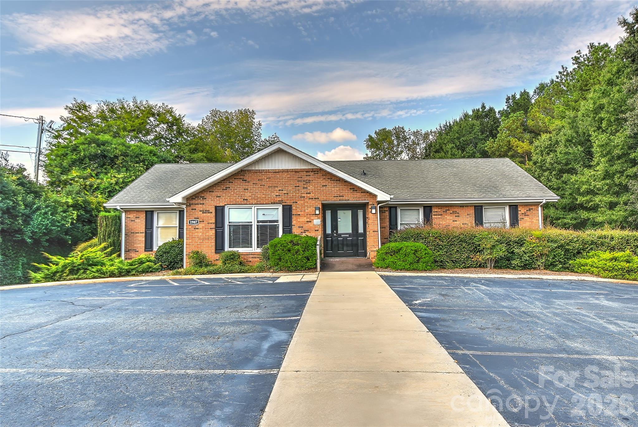 1907 Concord Ave, Monroe, NC 28110. property listing photo