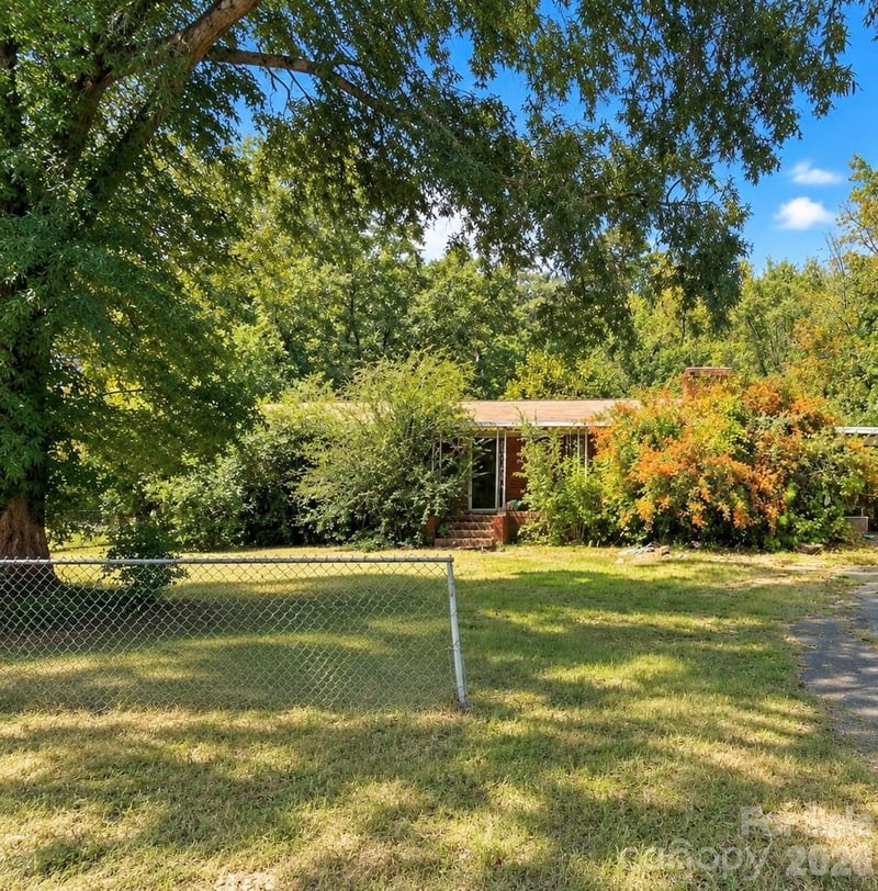 1929 Grace Lane, Charlotte, NC - 3 beds, 1 bath, 1,092 sqft - $214,000