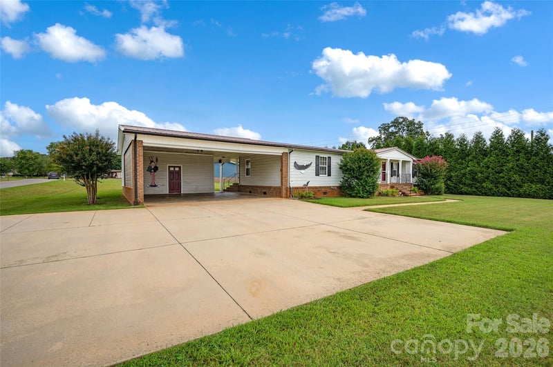 2468 Old Mountain Road, Statesville, NC - 3 beds, 2 baths, 1,556 sqft - $275,000
