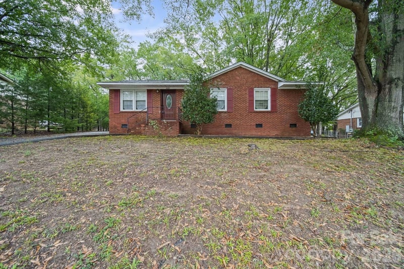 1435 Green Circle Drive, Gastonia, NC - 3 beds, 1 bath, 1,235 sqft - $240,000