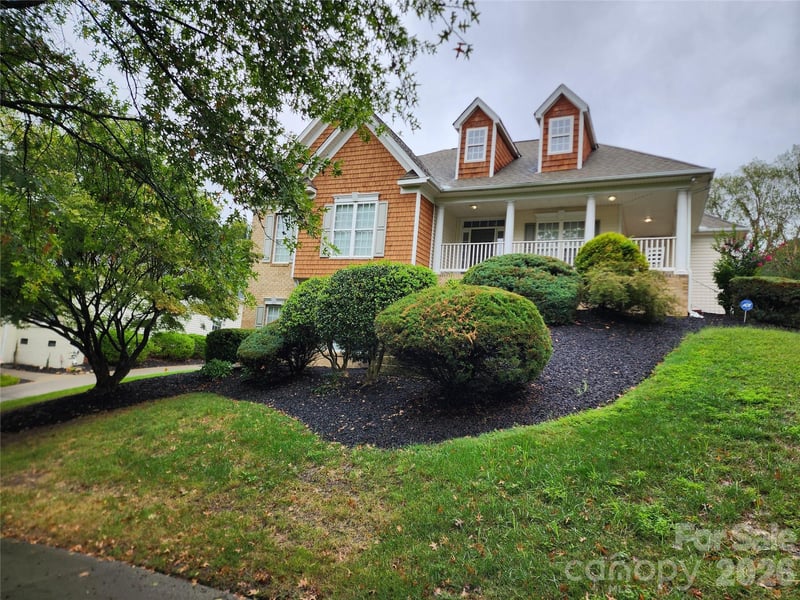 10124 Lafoy Drive, Huntersville, NC - 4 beds, 3.5 baths, 3,200 sqft - $700,000