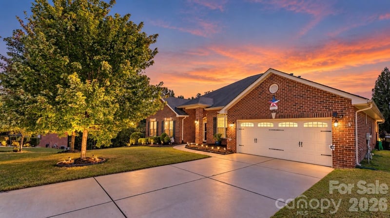 2581 Flintshire Lane, Gastonia, NC - 4 beds, 3 baths, 2,992 sqft - $569,900
