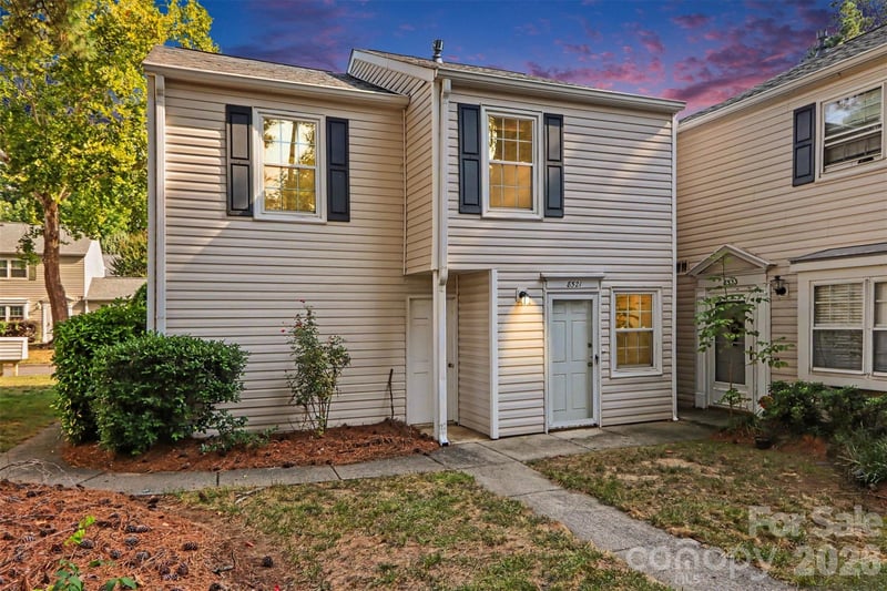 8521 Castle Pine Court, Charlotte, NC - 2 beds, 2 baths, 948 sqft - $200,000