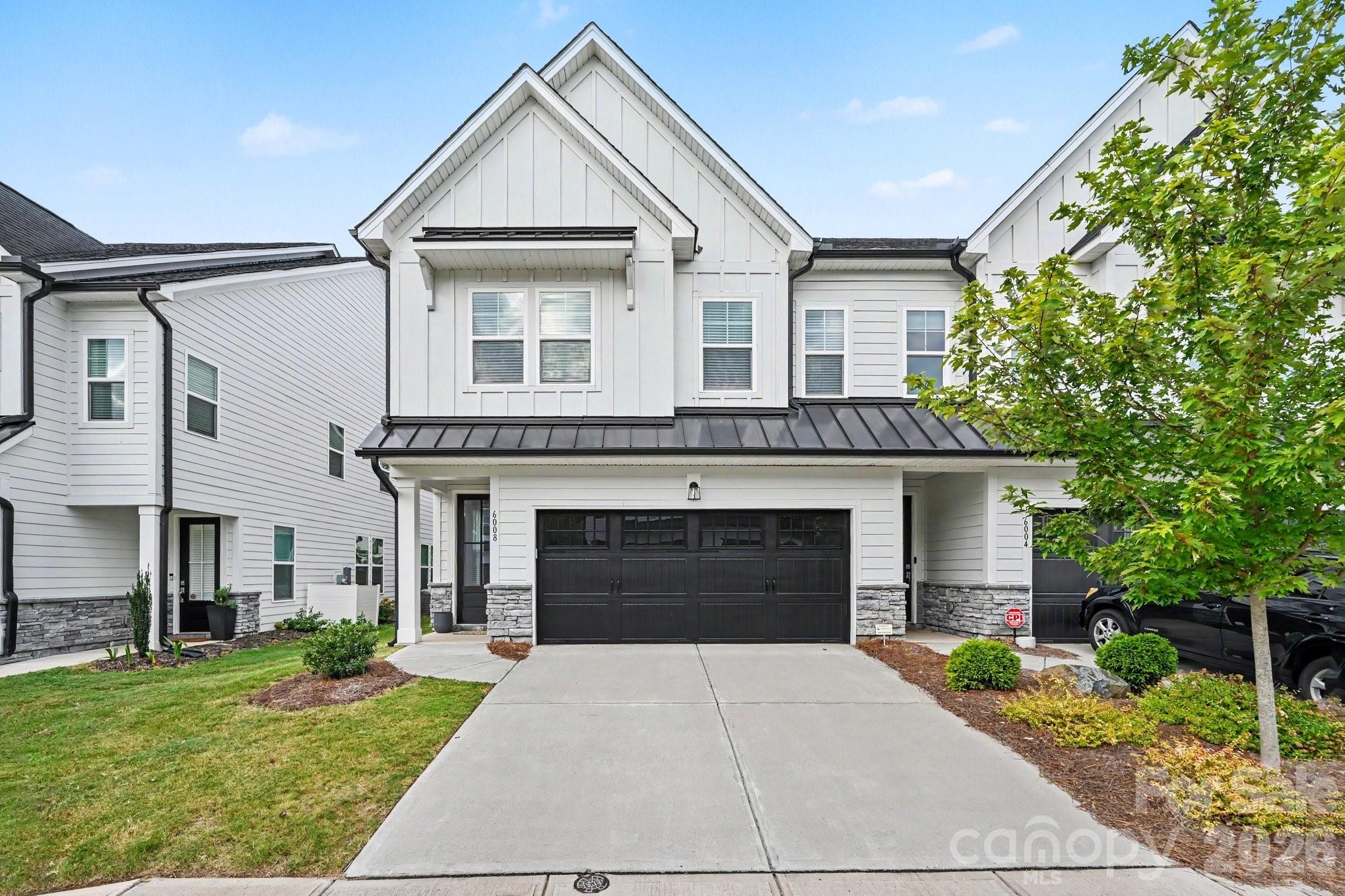 6008 Corbin Woods Ct, Charlotte, NC 28226. property listing photo