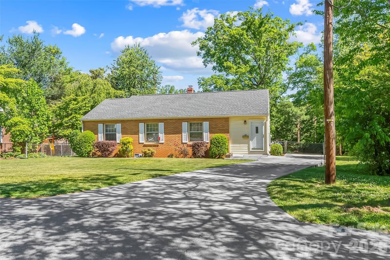 19 Wilburn Road, Asheville, NC - 3 beds, 1 bath, 1,250 sqft - $389,000