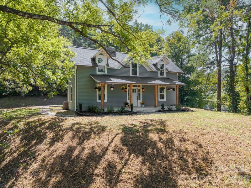 1846 Sunset Farms Road, Whittier, NC - 4 beds, 4 baths, 2,657 sqft - $525,000