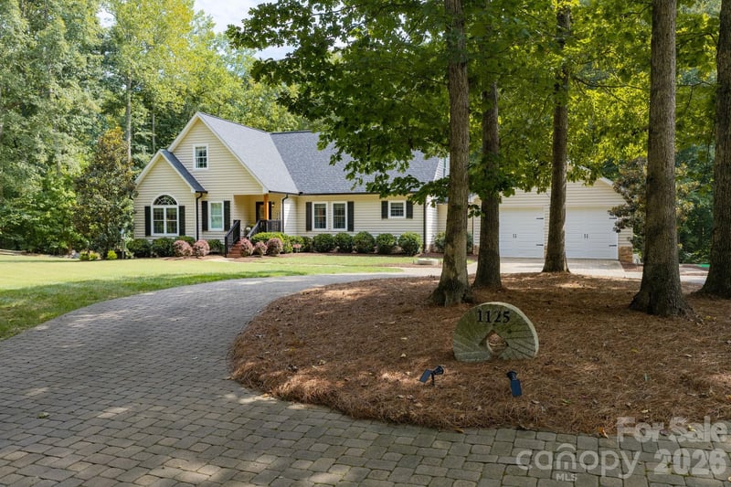 1125 Ballpark Drive, Mooresville, NC - 4 beds, 4 baths, 4,479 sqft - $985,000