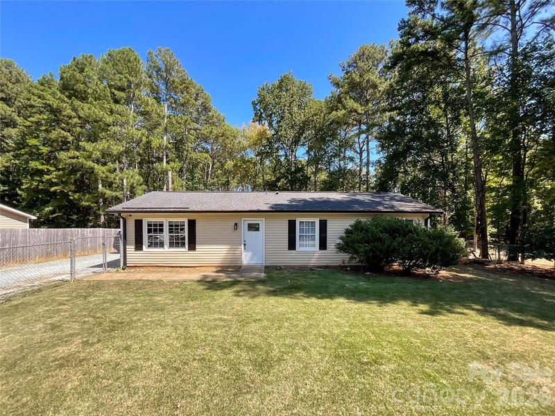 412 N Secrest Avenue, Monroe, NC - 3 beds, 1 bath, 1,127 sqft - $260,000