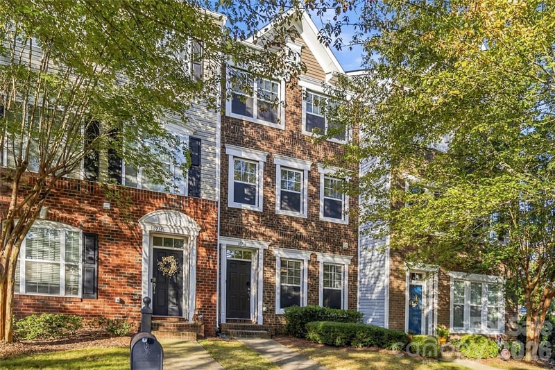 10710 Kemptown Square Square S, Mint Hill, NC - 3 beds, 3 baths, 1,902 sqft - $365,000