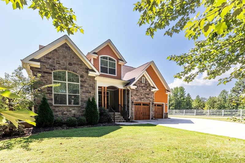 7996 Malibu Pointe Lane, Denver, NC - 3 beds, 2.5 baths, 2,355 sqft - $679,900
