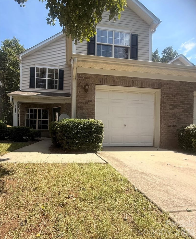 3110 Summerfield Ridge Lane, Matthews, NC - 3 beds, 2.5 baths, 1,766 sqft - $320,000