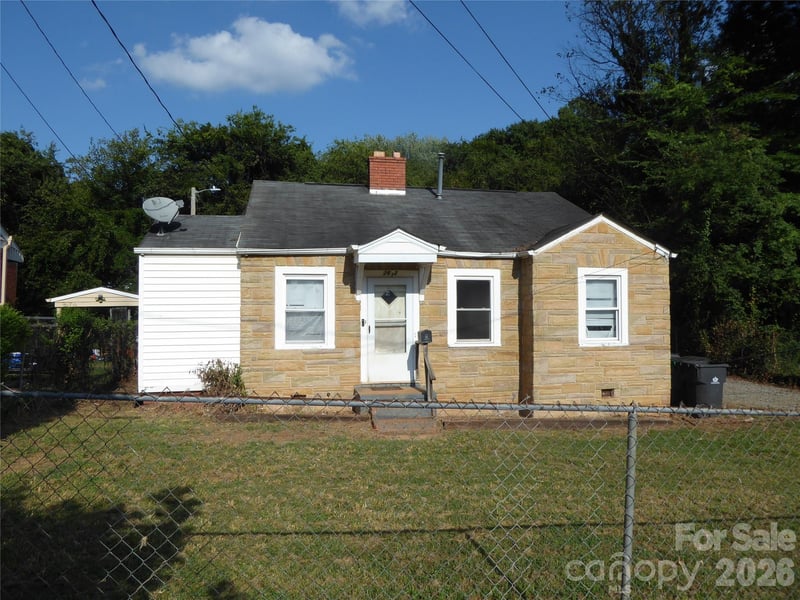 2612 Elon Street, Charlotte, NC - 2 beds, 1 bath, 953 sqft - $265,000
