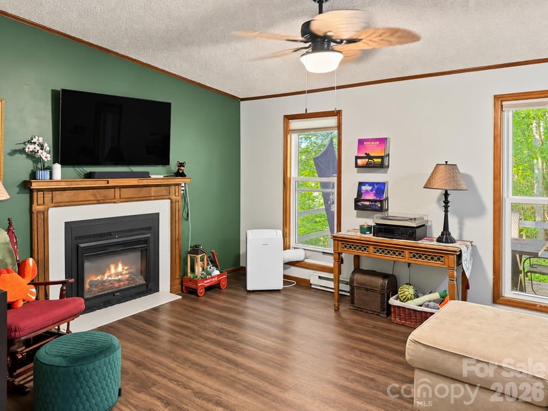 1156 Crab Creek Road, Hendersonville, NC - 2 beds, 1 bath, 951 sqft - $339,000