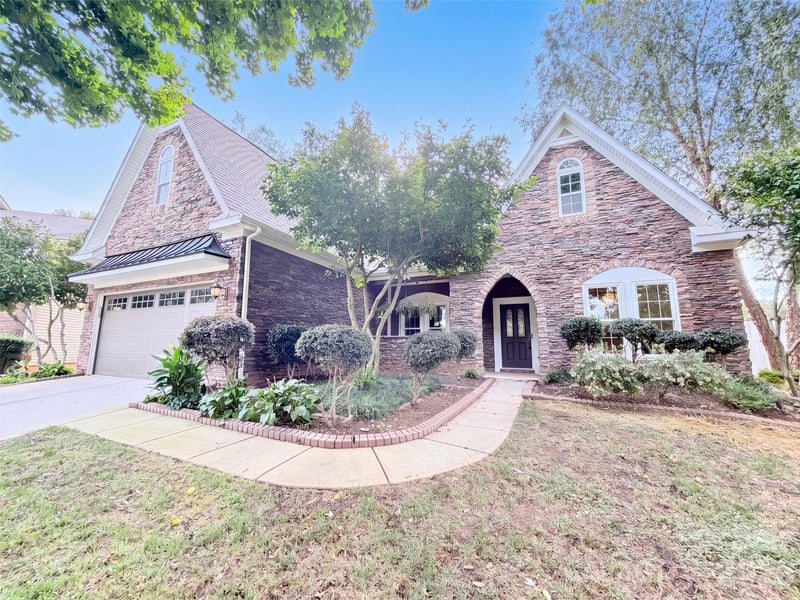 15203 Gathering Court, Charlotte, NC - 3 beds, 3 baths, 2,938 sqft - $532,000