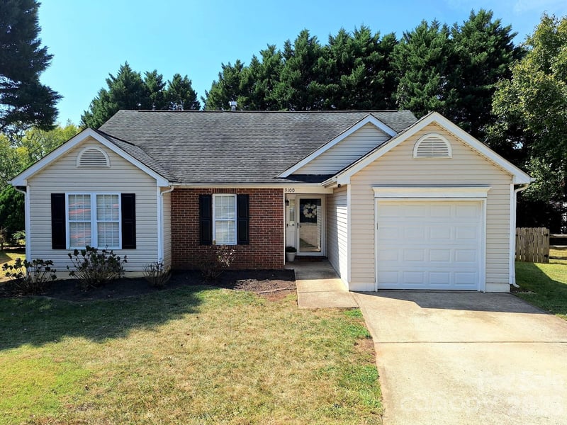 9100 Royal Highlands Court, Charlotte, NC - 3 beds, 2 baths, 1,310 sqft - $425,000