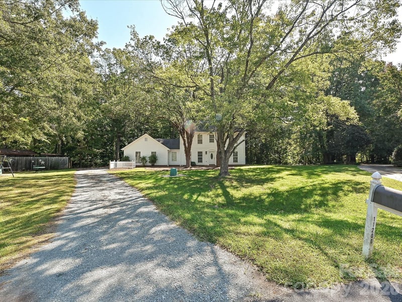 11200 Walking Horse Lane, Charlotte, NC - 3 beds, 2.5 baths, 1,836 sqft - $475,000