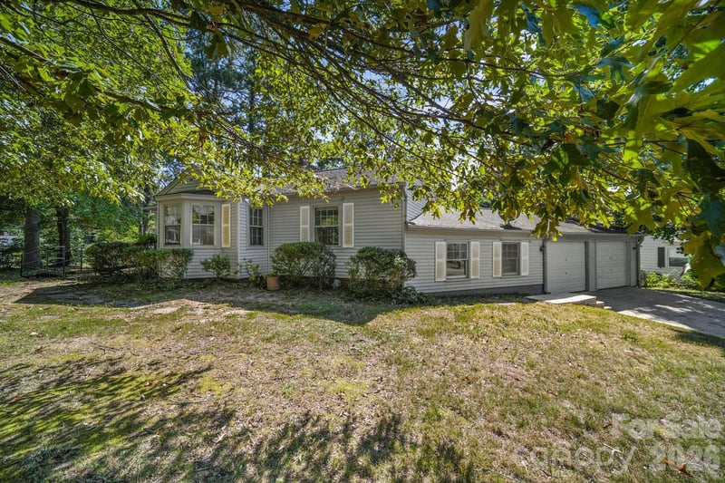 1011 Holland Avenue, Gastonia, NC - 2 beds, 1 bath, 1,150 sqft - $165,000